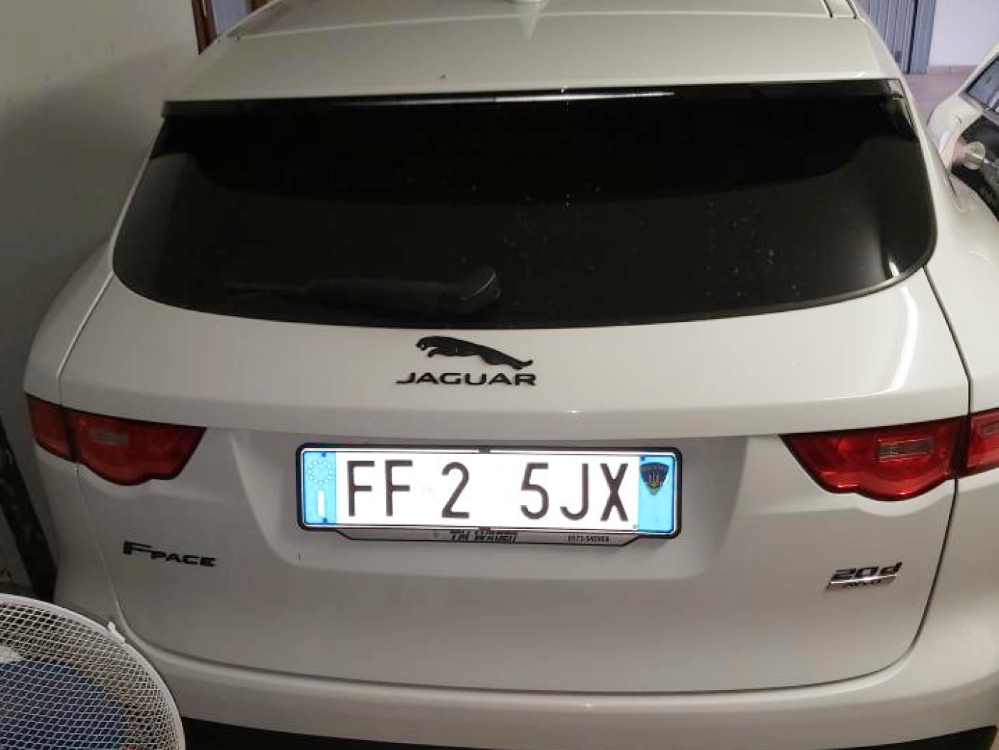 Nanofilm Ecoslick™ for german (wide) number plates - Symbol "R" luxsuede